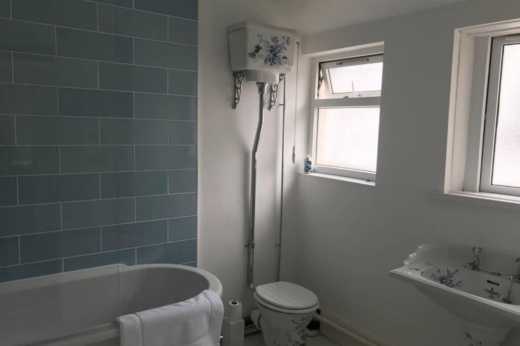 Beautiful 2 Bed Flat In The Heart Of Lynton Devon Apartment ภายนอก รูปภาพ